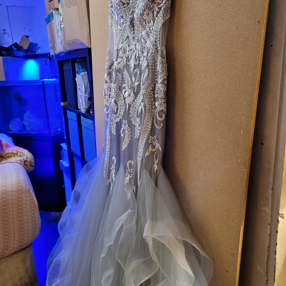 Women's size 8 formal gown - Picture 5 of 12